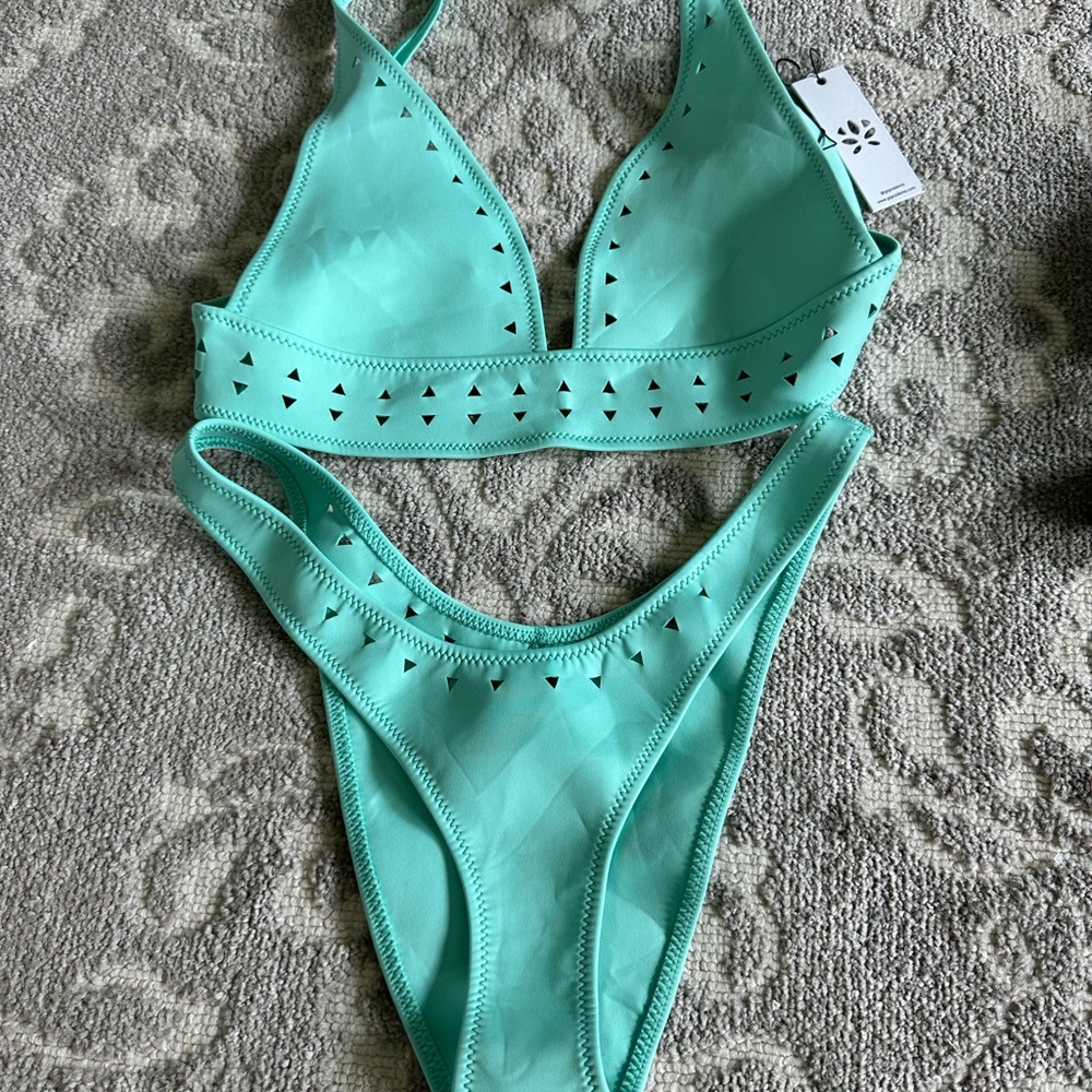 Gigi C bikini NWT